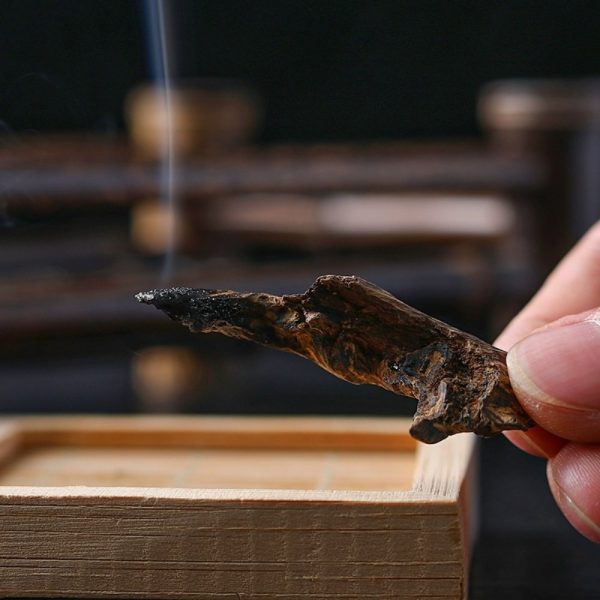 Best-A-Grade-Nature-Aromatic-Oud-Wood-Agarwood-Chips-for-Burning-.jpg Best 7A Grade Nature Aromatic Oud Wood Agarwood Chips for Burning